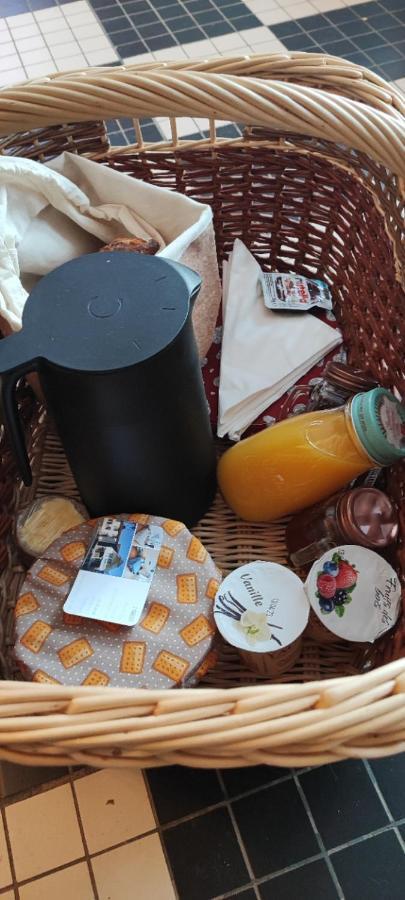 Bed and Breakfast L'Abrigit Curcy-sur-Orne Exterior foto